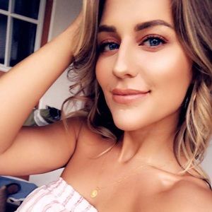 Meet your Posher, Ariana